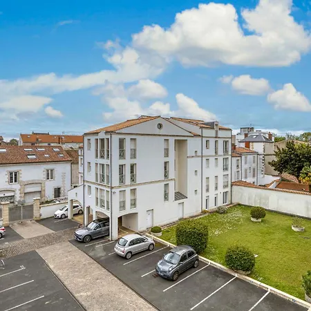 Pet Friendly In With Wifi Apartment La Rochelle (Charente-Maritime)