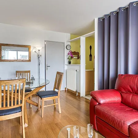Pet Friendly In With Wifi La Rochelle (Charente-Maritime)
